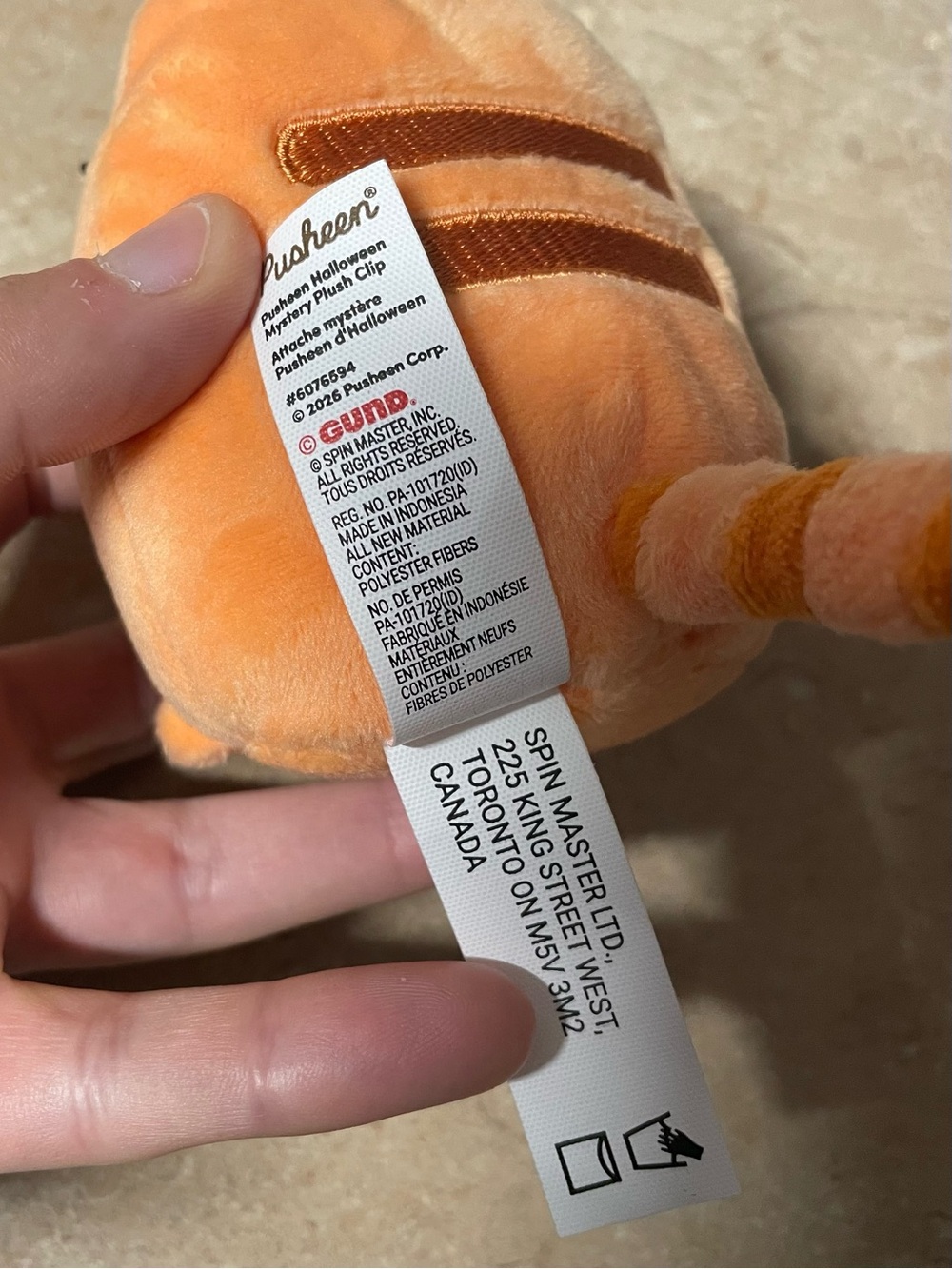 New Gund Pusheen 2026 Halloween Mystery Plush Clip Orange Cat Spiderweb - Picture 9 of 10